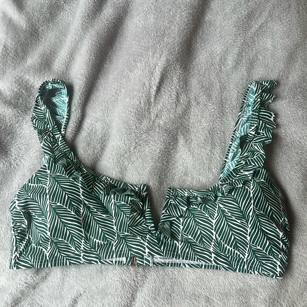 ruffle bikini top!